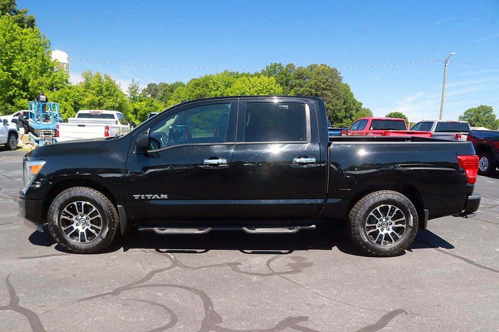 Used 2021 Nissan Titan SV w/ Accessory Utility Package AWD/4WD image 4