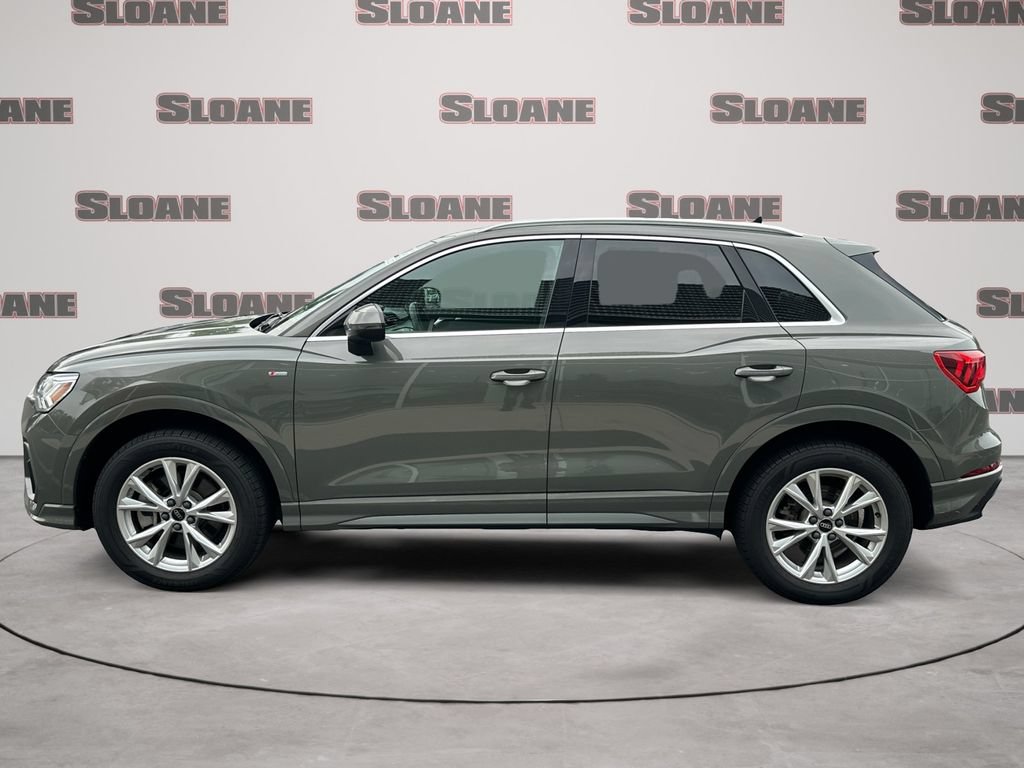 Certified 2025 Audi Q3 2.0T Premium AWD/4WD image 2