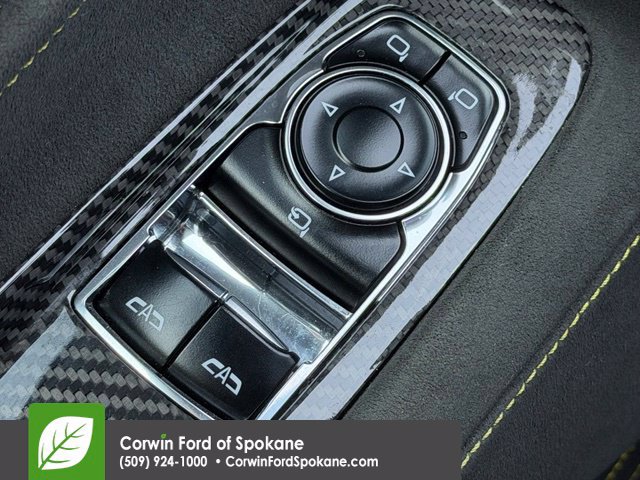 Used 2022 Chevrolet Corvette Stingray Premium Cpe w/ Z51 Performance Package RWD image 18
