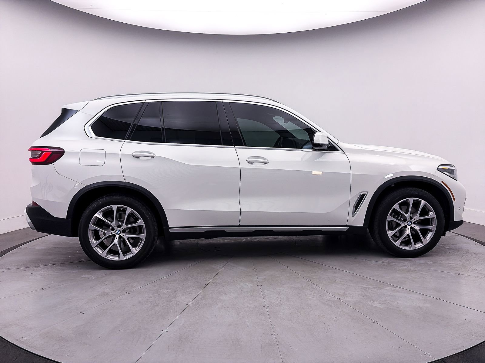 Used 2022 BMW X5 sDrive40i w/ Parking Assistance Package RWD image 42