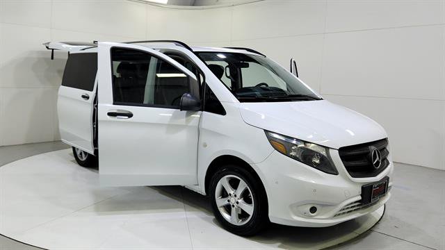 Used 2016 Mercedes-Benz Metris Passenger image 29