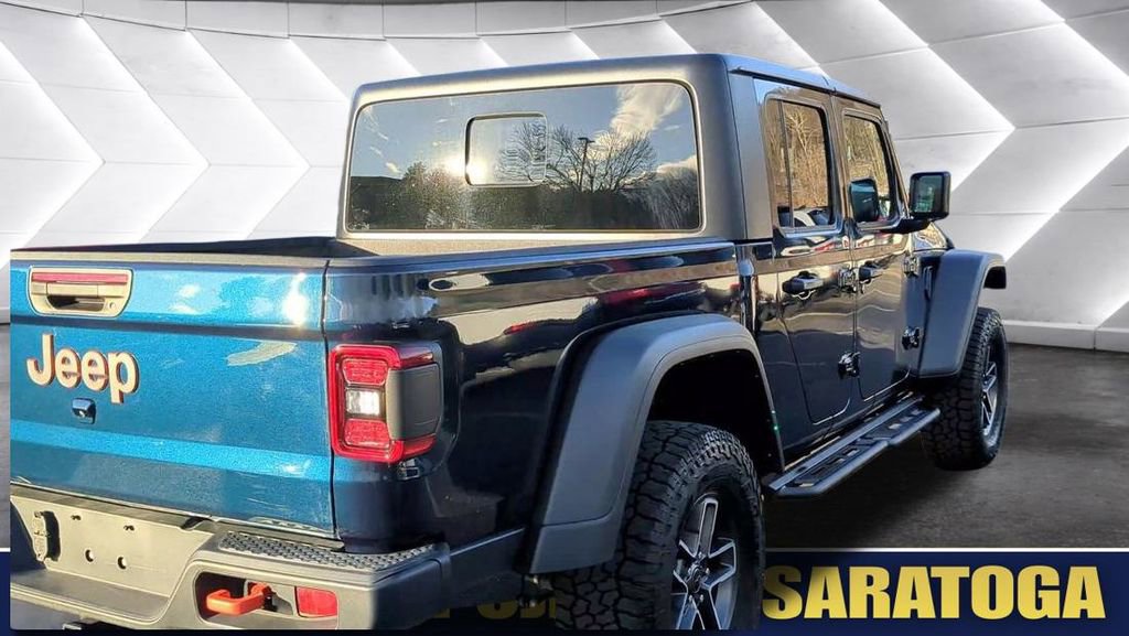 Used 2025 Jeep Gladiator Mojave w/ Convenience Group image 9