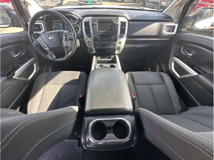 Used 2019 Nissan Titan SV w/ SV Convenience Package image 20