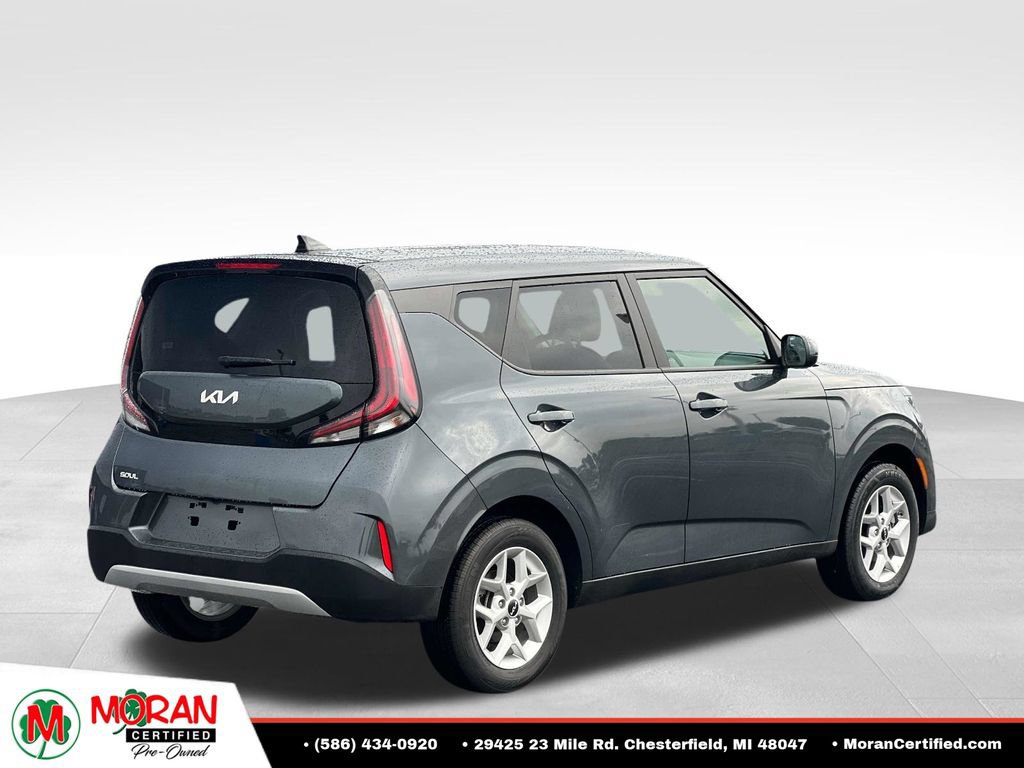 Used 2025 Kia Soul LX w/ LX Technology Package FWD image 5