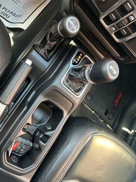 Used 2021 Jeep Wrangler Unlimited Sahara w/ Cold Weather Group image 17