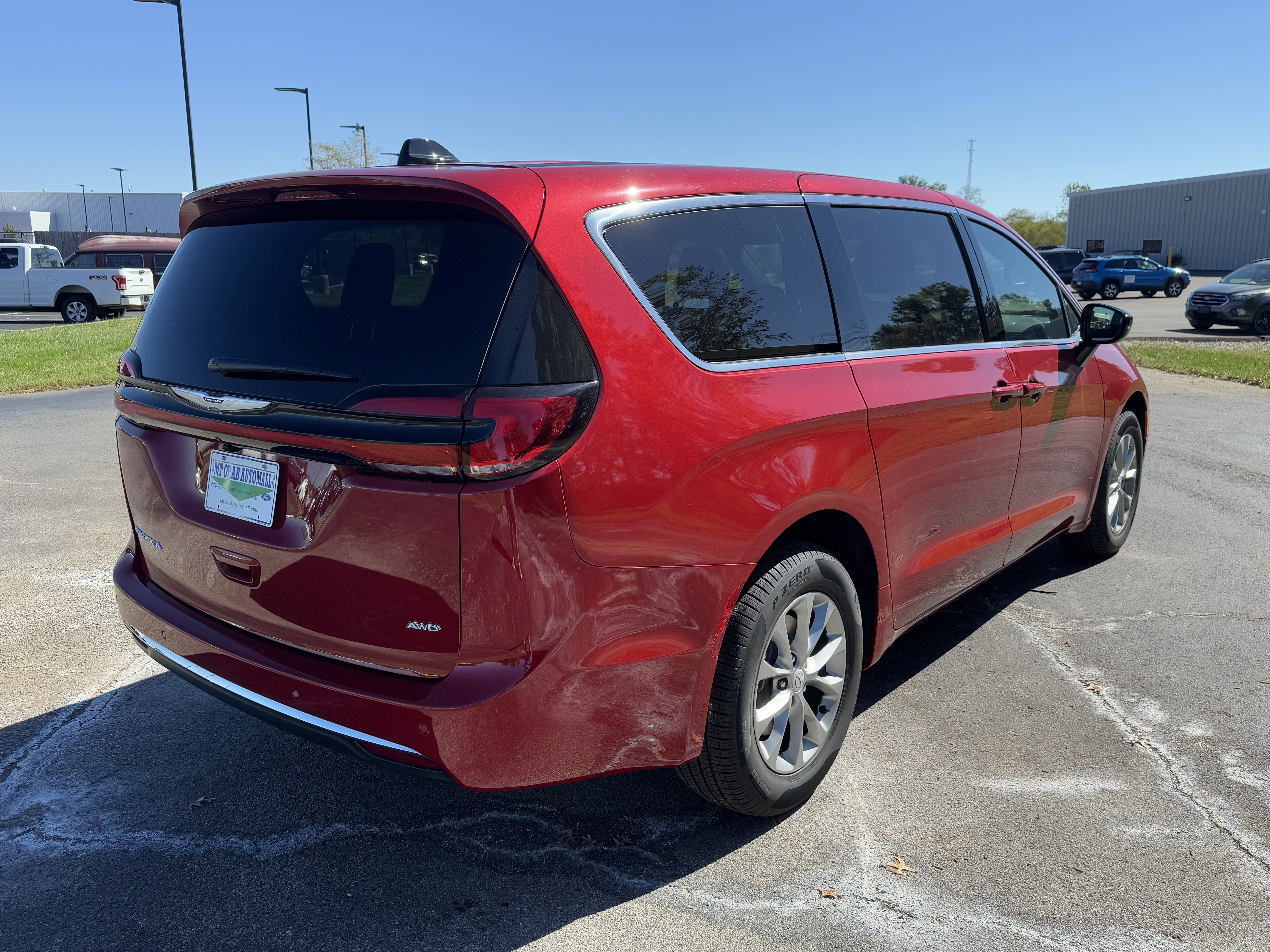 New 2026 Chrysler Pacifica Select image 4