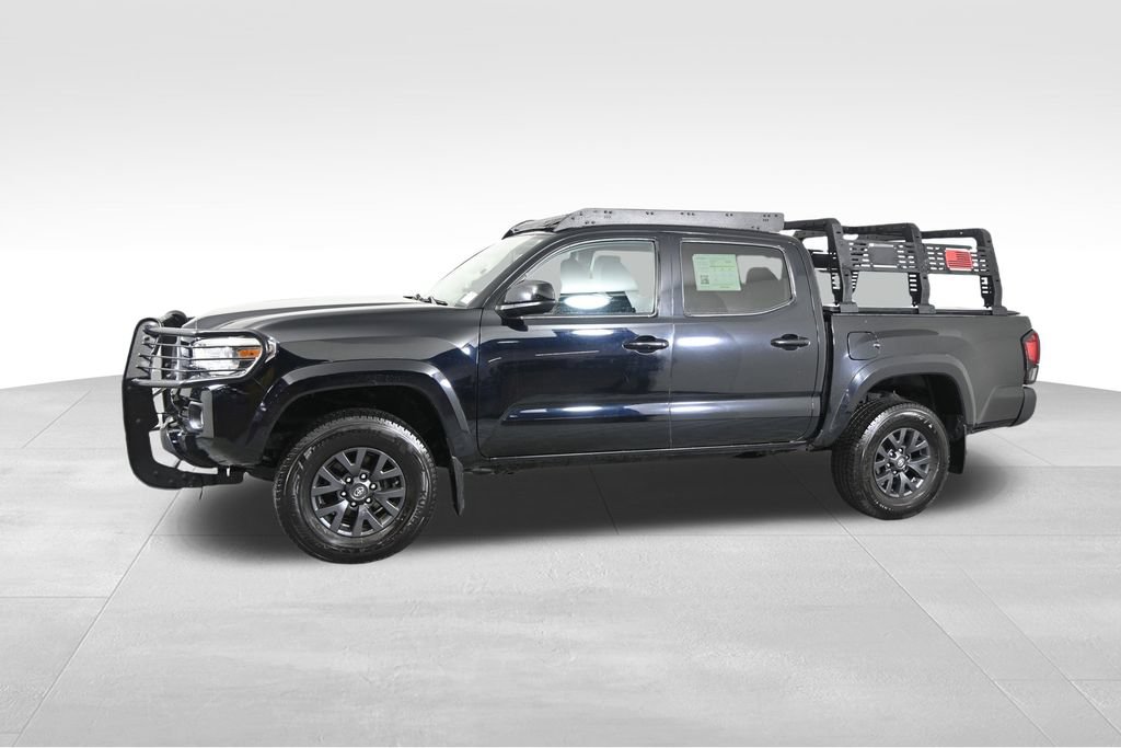 Used 2020 Toyota Tacoma SR5 AWD/4WD image 2