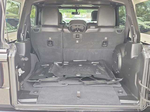 Used 2019 Jeep Wrangler Unlimited Sahara AWD/4WD image 8