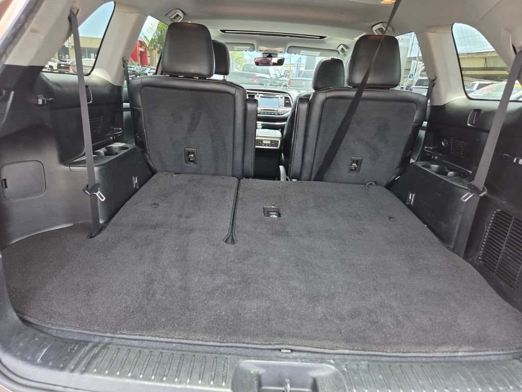 Used 2019 Toyota Highlander Limited FWD image 28