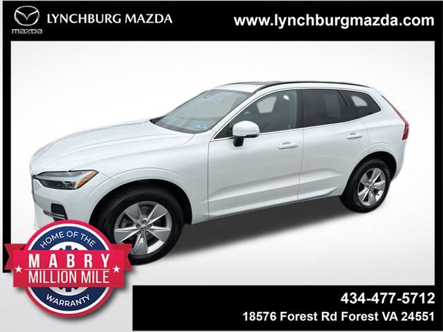 Used 2022 Volvo XC60 B5 Momentum image 1