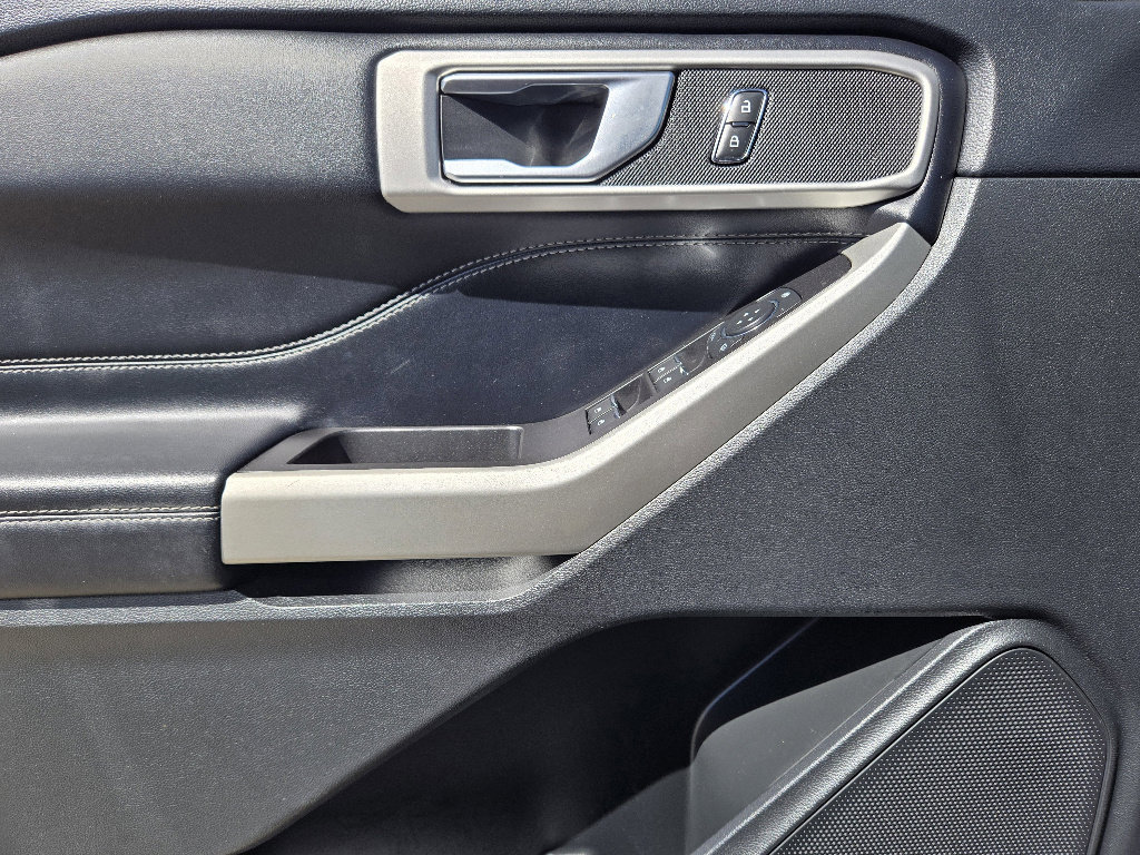 Used 2021 Ford Explorer XLT w/ Equipment Group 202A image 25