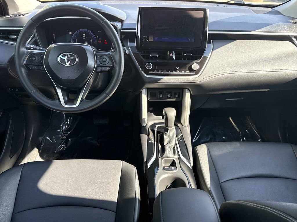 Used 2024 Toyota Corolla Cross XLE AWD/4WD image 3