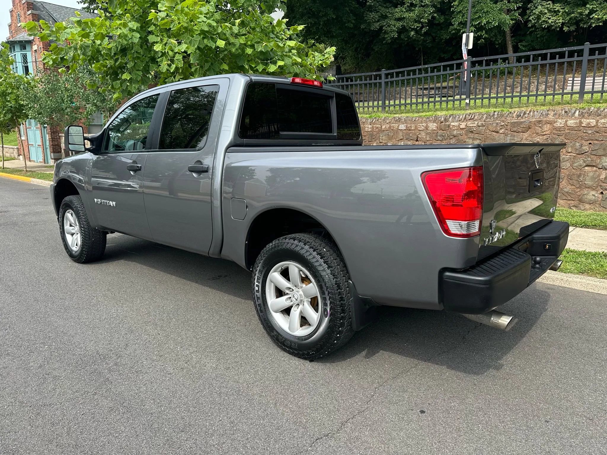 Used 2015 Nissan Titan PRO-4X image 7
