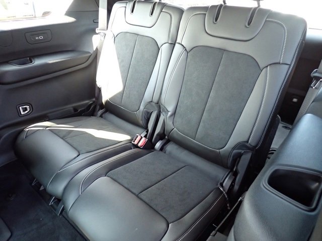 New 2025 Jeep Grand Cherokee L Altitude image 14