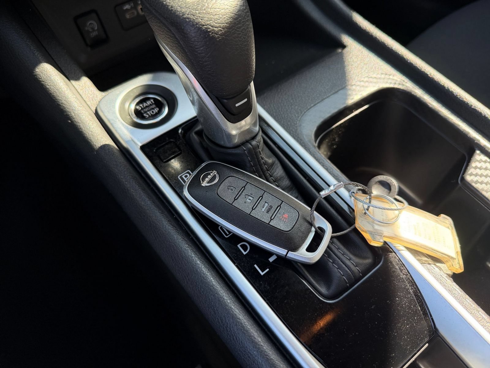 Used 2025 Nissan Sentra SV FWD image 21