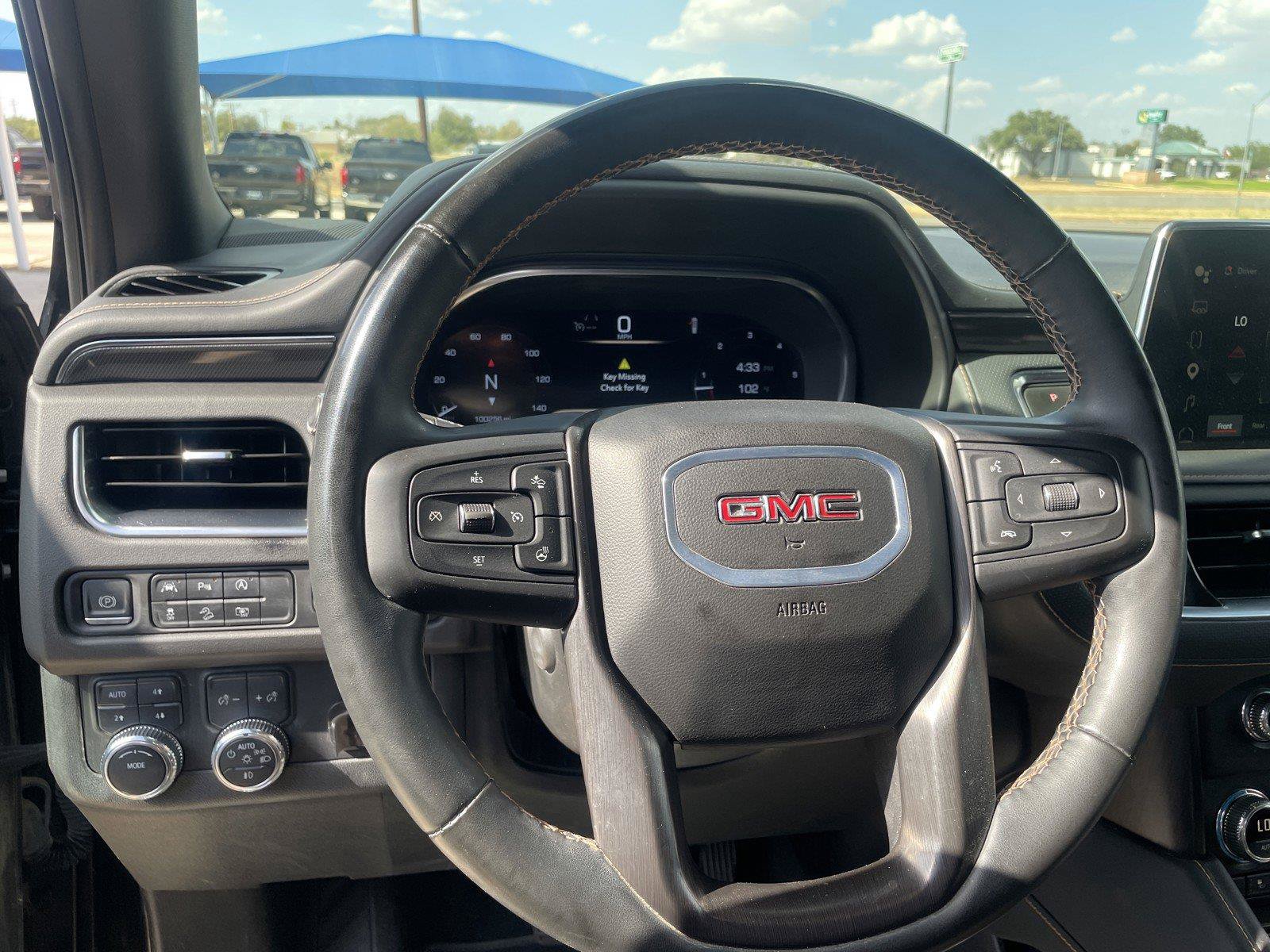 Used 2024 GMC Yukon XL AT4 w/ AT4 Premium Package AWD/4WD image 15