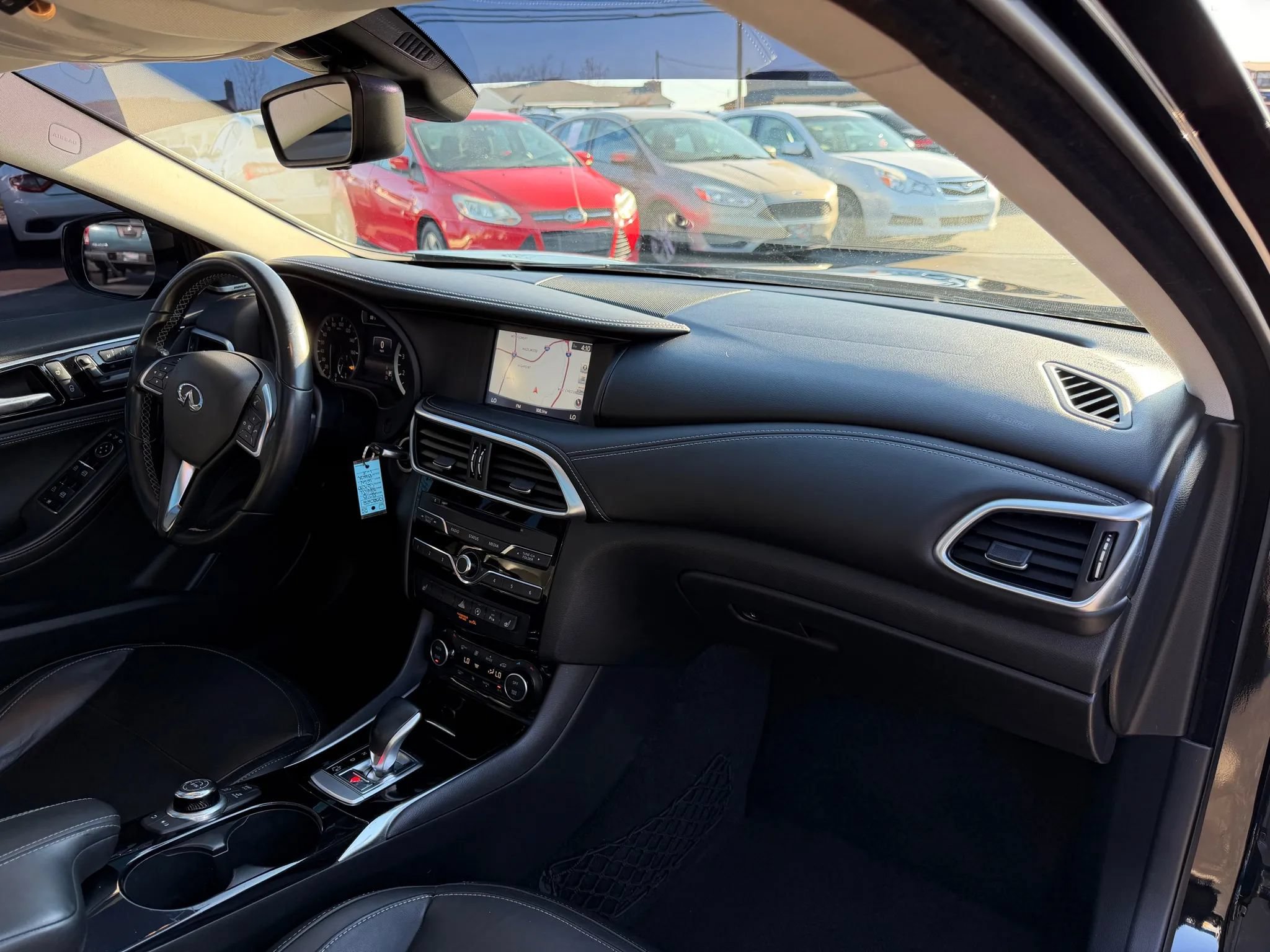 Used 2018 INFINITI QX30 Premium w/ Navigation Package AWD/4WD image 14