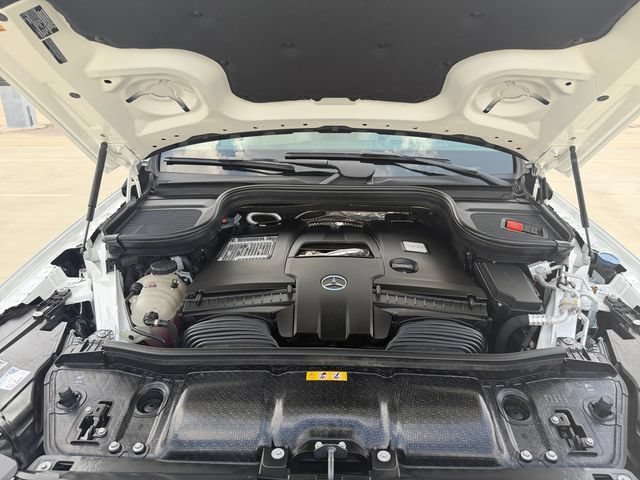 Used 2024 Mercedes-Benz GLS 580 4MATIC w/ Warmth & Comfort Package image 19