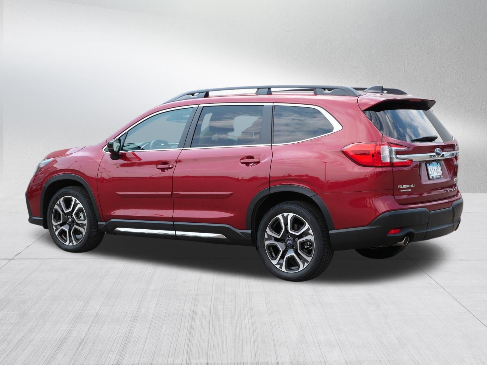 Used 2024 Subaru Ascent Limited AWD/4WD image 5