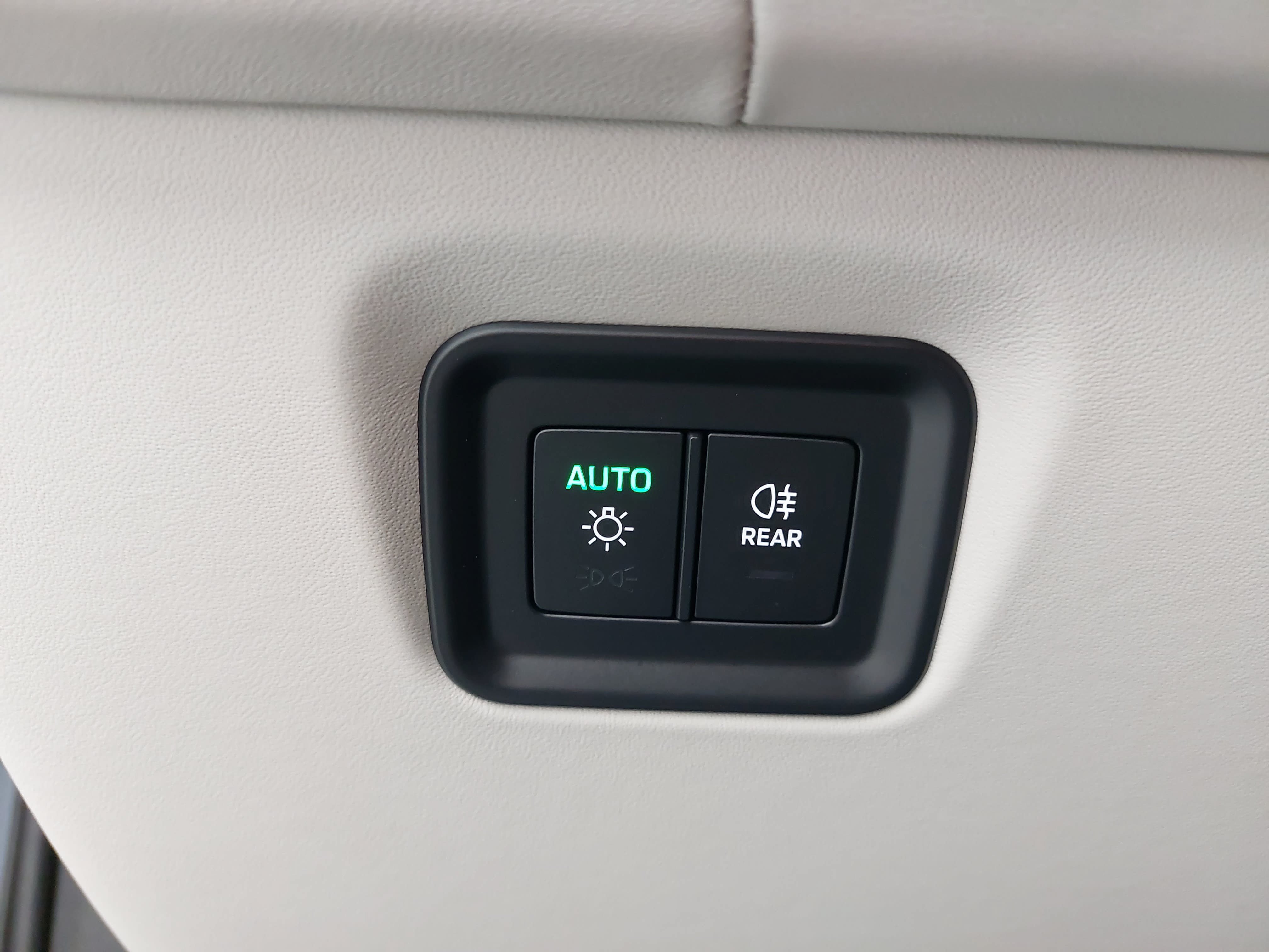 Certified 2026 Porsche Cayenne AWD/4WD image 28