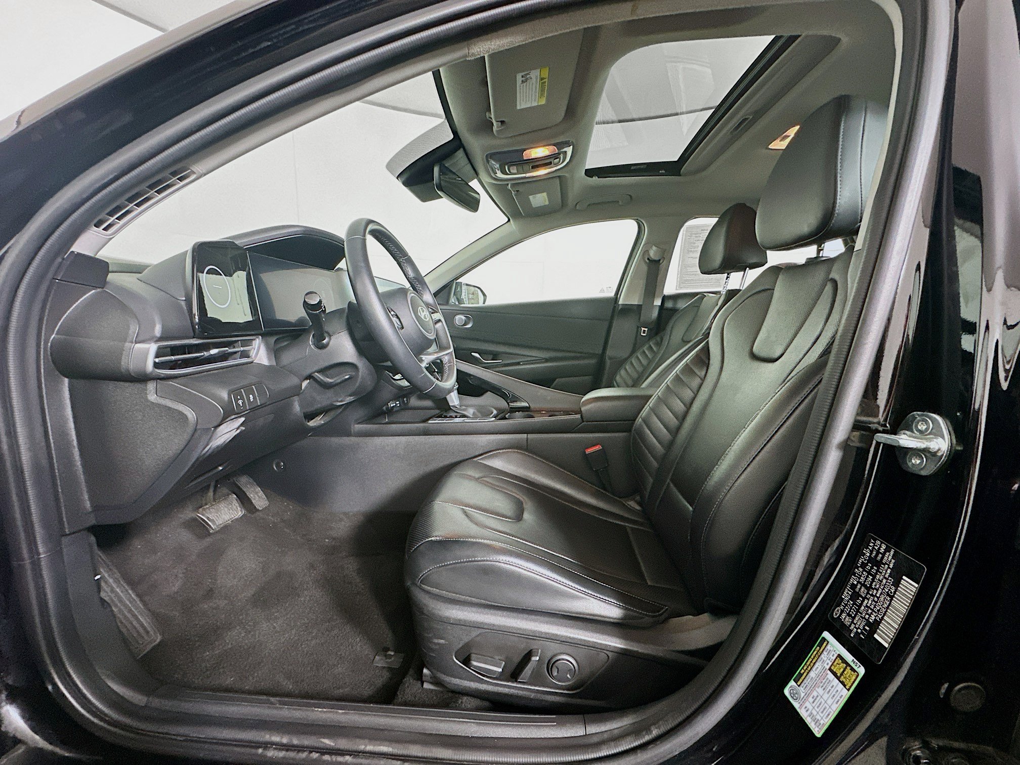 Used 2024 Hyundai Elantra Limited FWD image 13