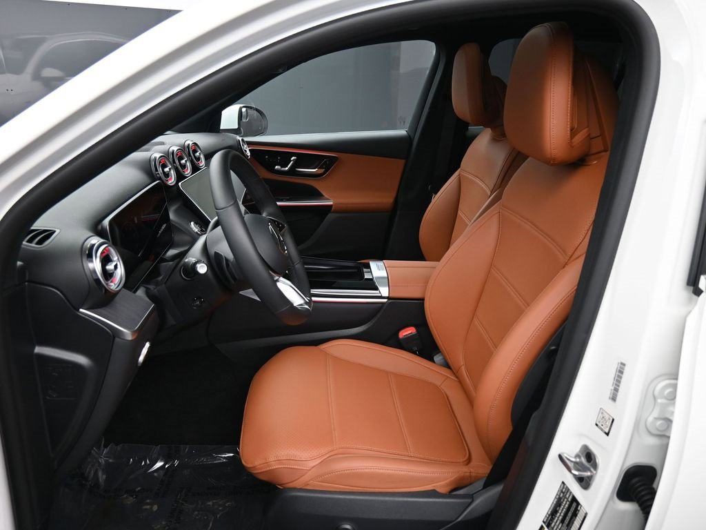 Used 2025 Mercedes-Benz GLC 350e 4MATIC image 23