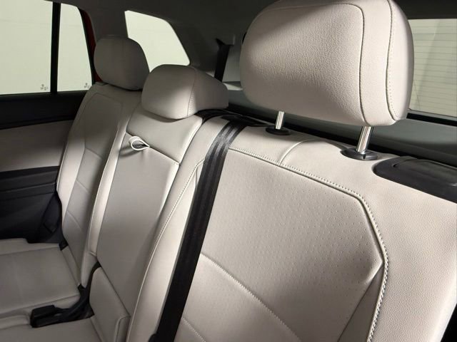 Used 2018 Volkswagen Tiguan SE w/ Panoramic Sunroof Package FWD image 38