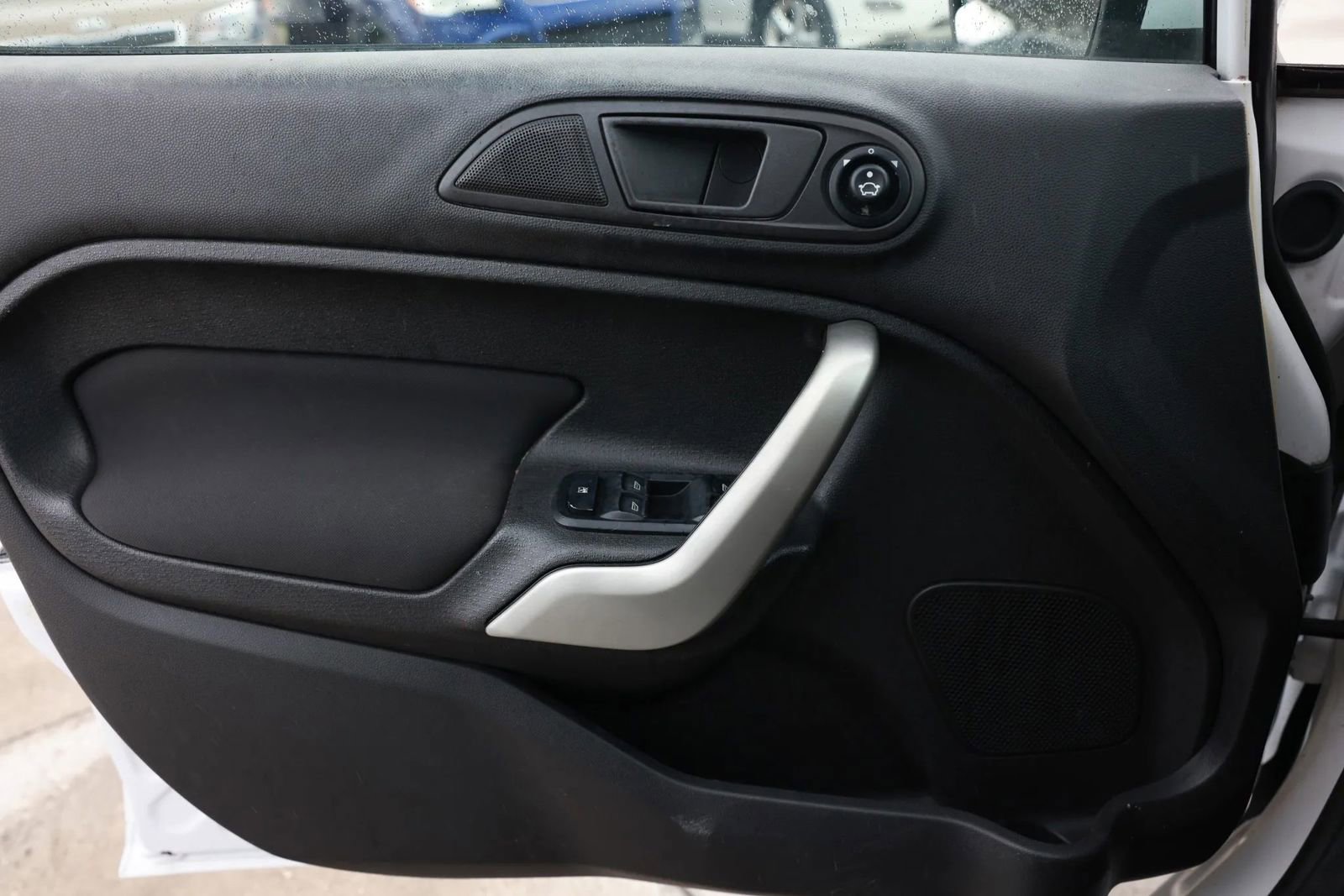 Used 2011 Ford Fiesta SE w/ Super Fuel Economy Pkg image 40