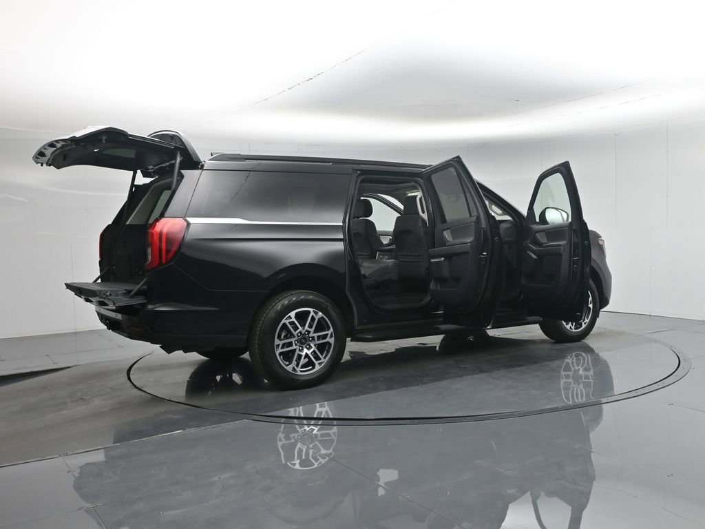 Certified 2025 Ford Expedition Max Active image 6