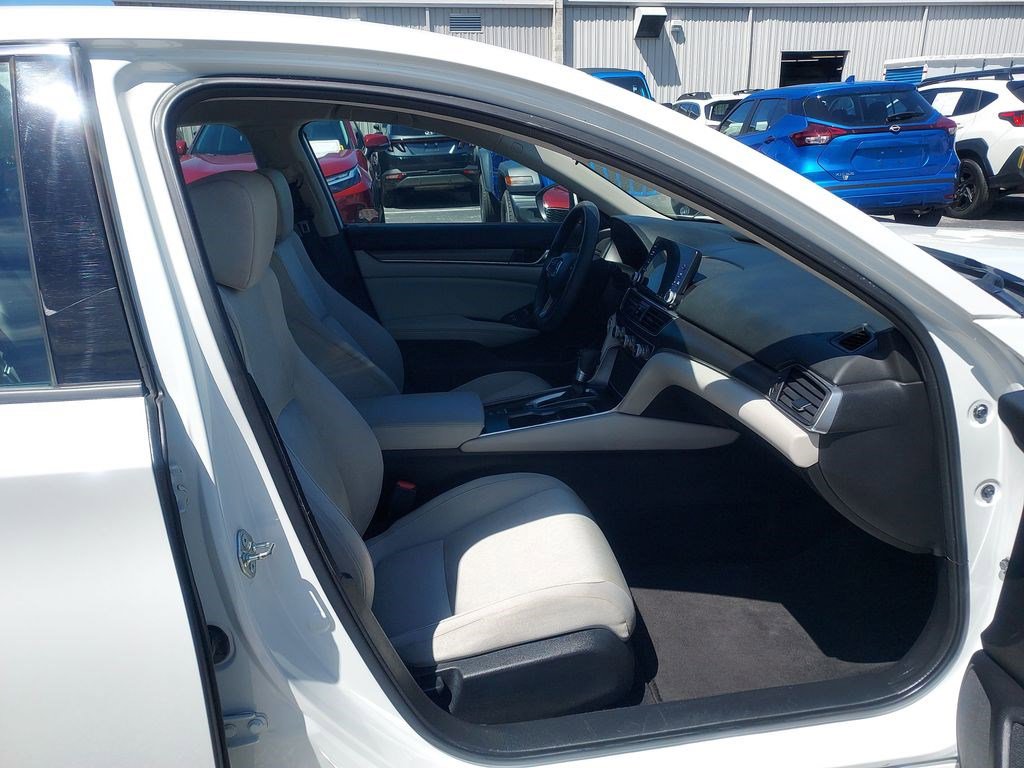 Used 2018 Honda Accord LX image 25