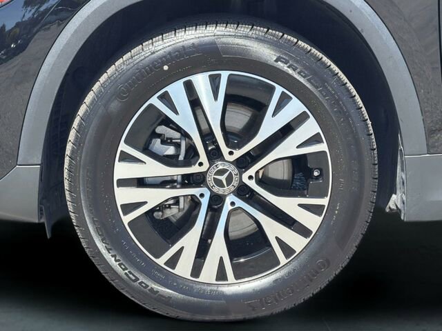 Certified 2025 Mercedes-Benz GLA 250 4MATIC image 33