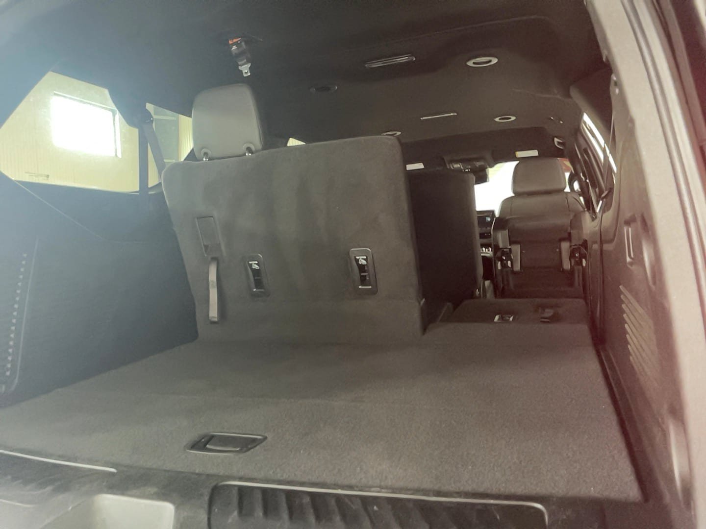 Used 2024 Chevrolet Suburban LT AWD/4WD image 16