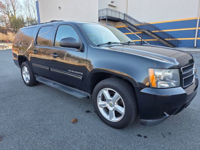 Used 2011 Chevrolet Suburban LT w/ Luxury Package image 3