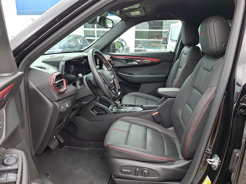 Used 2025 Chevrolet TrailBlazer RS w/ Convenience Package AWD/4WD image 13