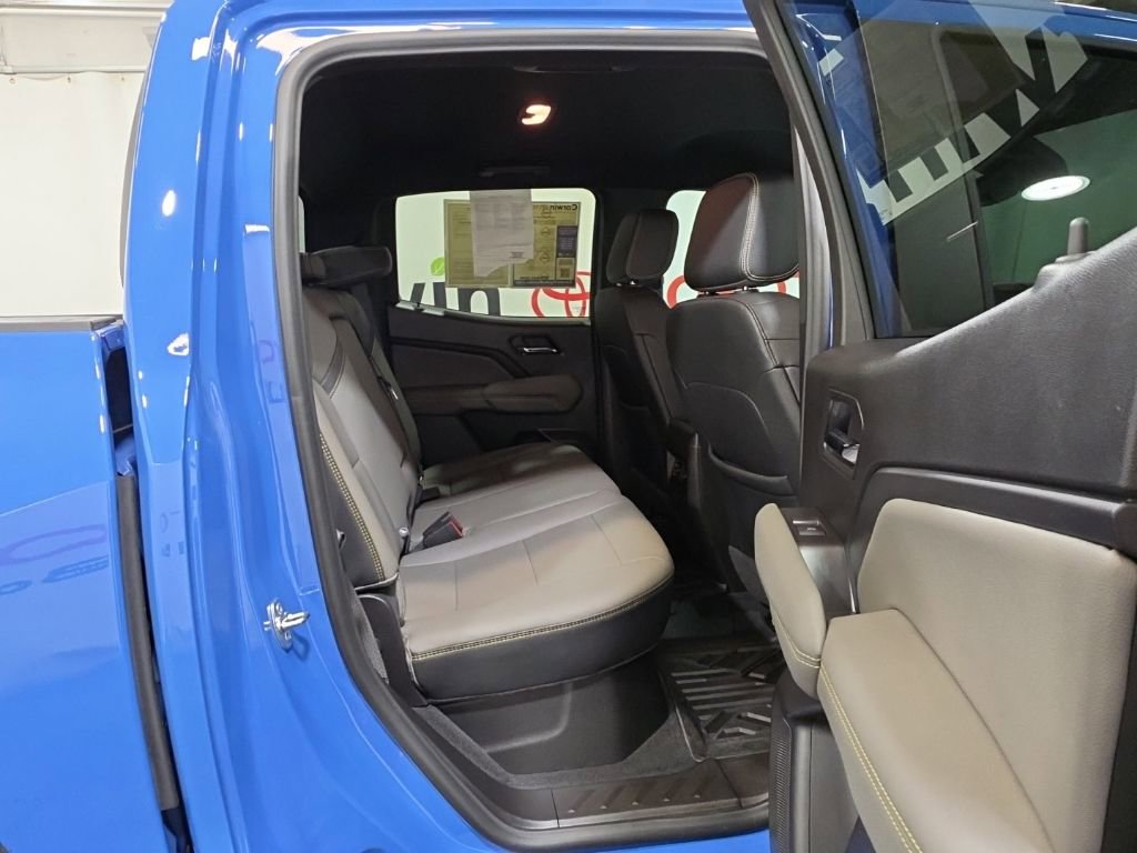 Used 2025 Chevrolet Colorado ZR2 w/ Technology Package AWD/4WD image 14
