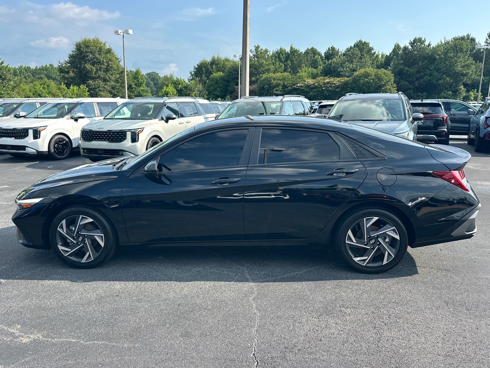 Used 2025 Hyundai Elantra SEL FWD image 5