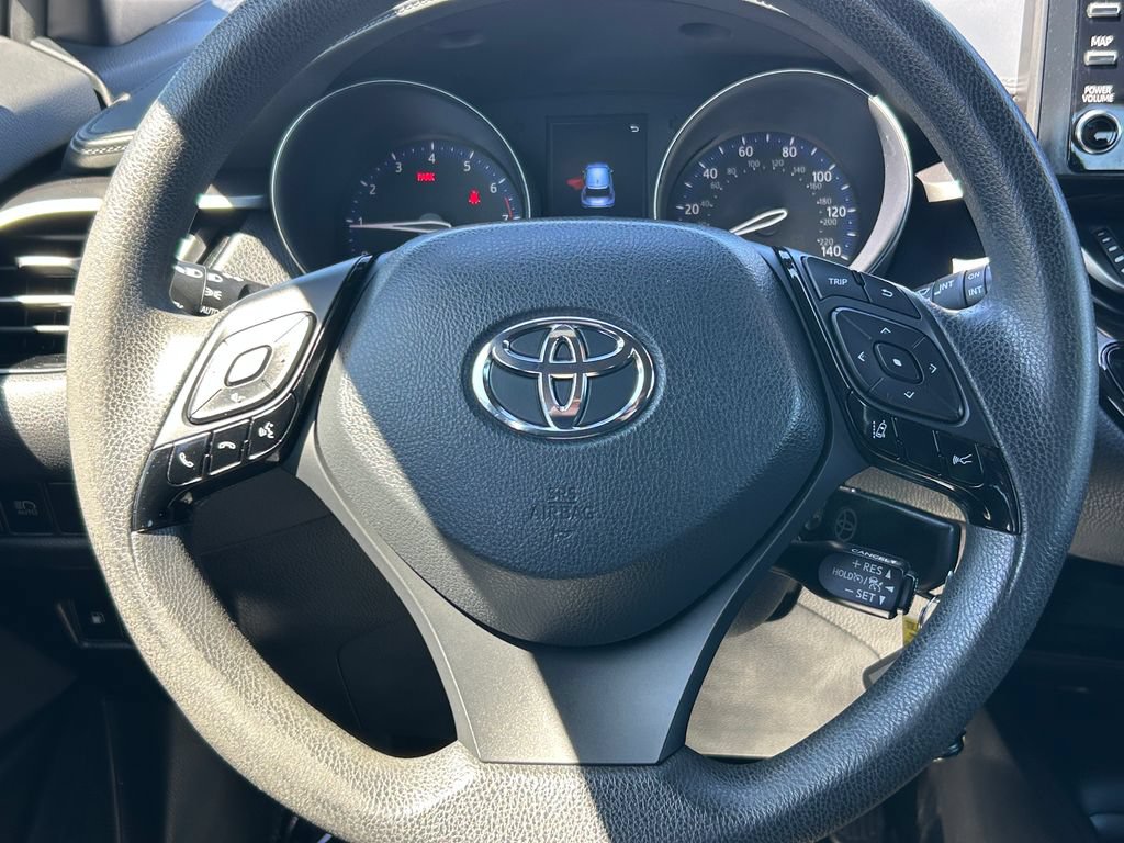 Used 2019 Toyota C-HR LE FWD image 17