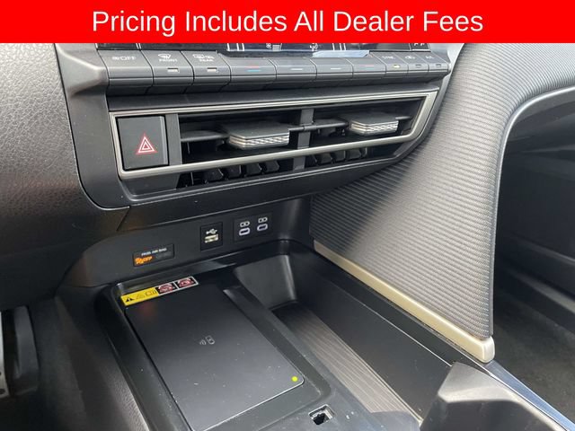 Used 2025 Toyota Camry SE FWD image 32