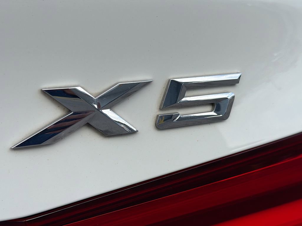 Used 2017 BMW X5 xDrive40e image 11