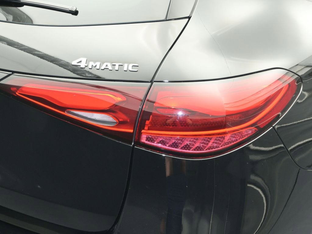 Used 2026 Mercedes-Benz GLC 300 4MATIC image 12