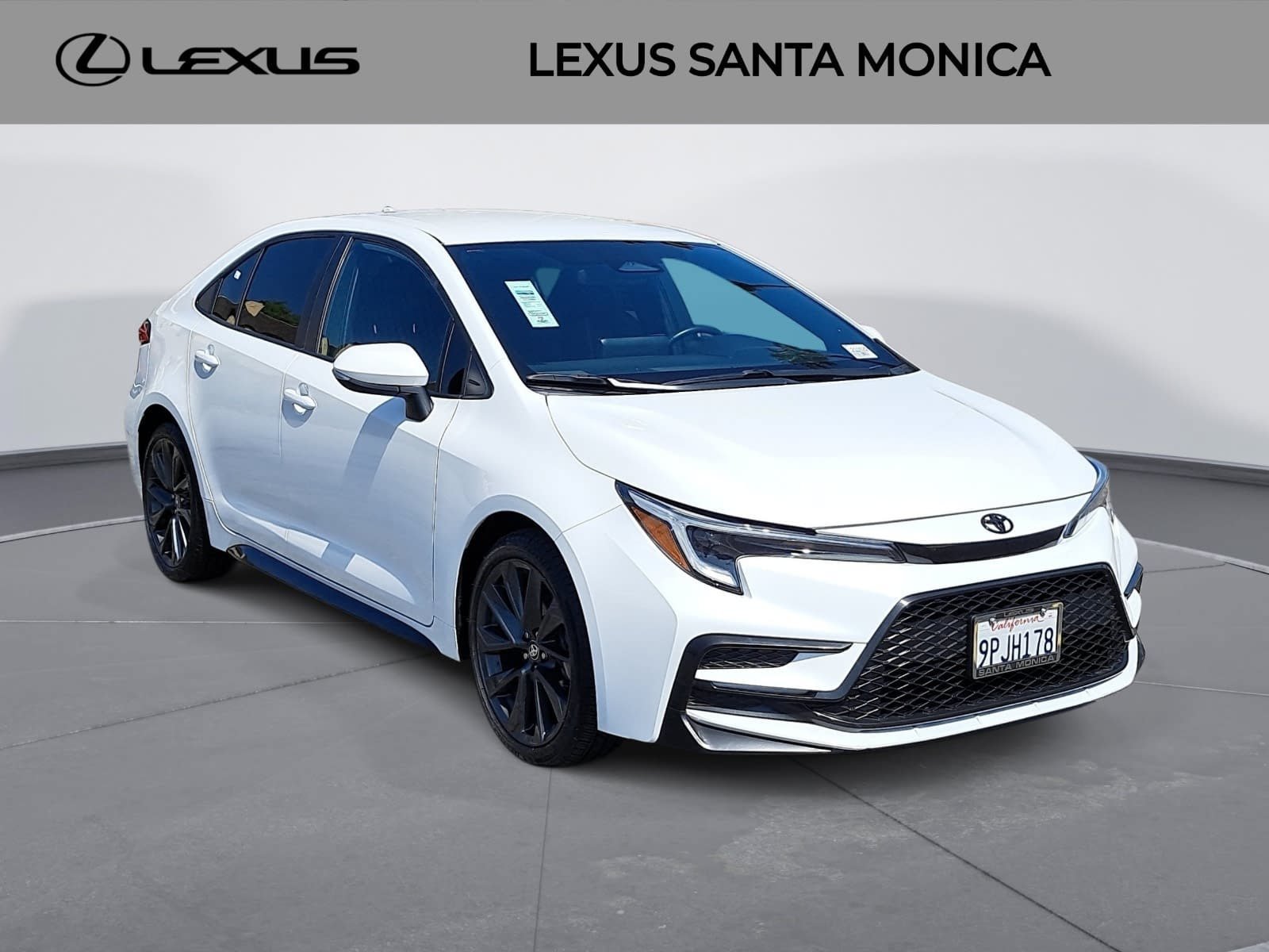 Used 2024 Toyota Corolla SE FWD image 3
