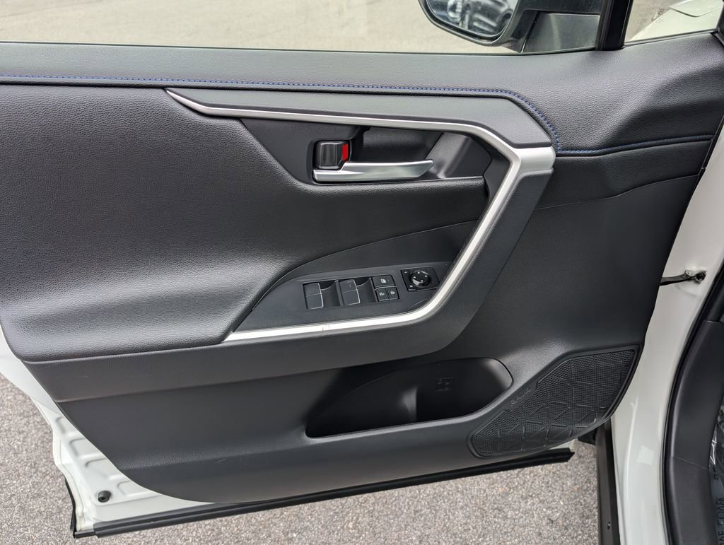 Used 2021 Toyota RAV4 XSE AWD/4WD image 15