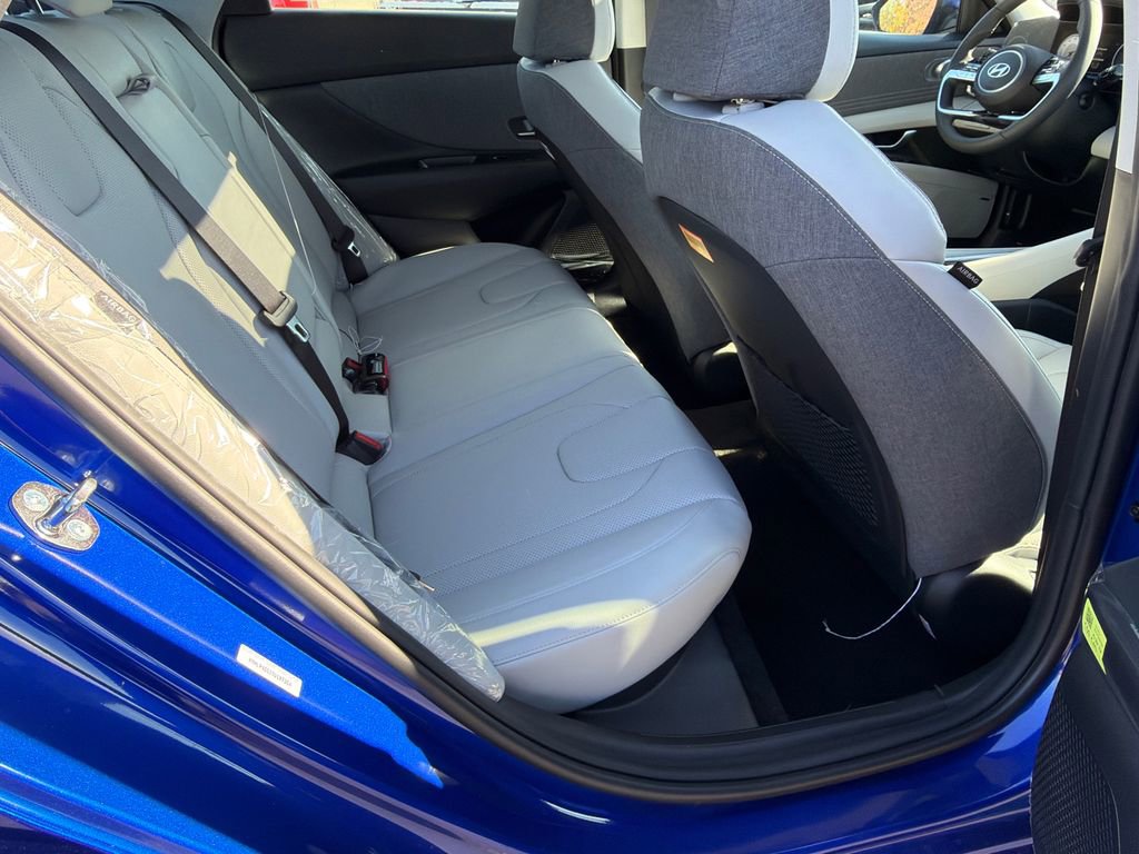 New 2026 Hyundai Elantra Limited image 15