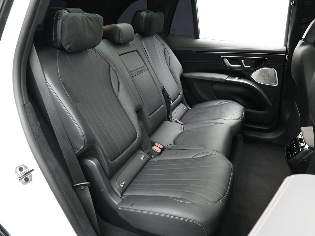 Used 2023 Mercedes-Benz EQS 580 4MATIC SUV image 19