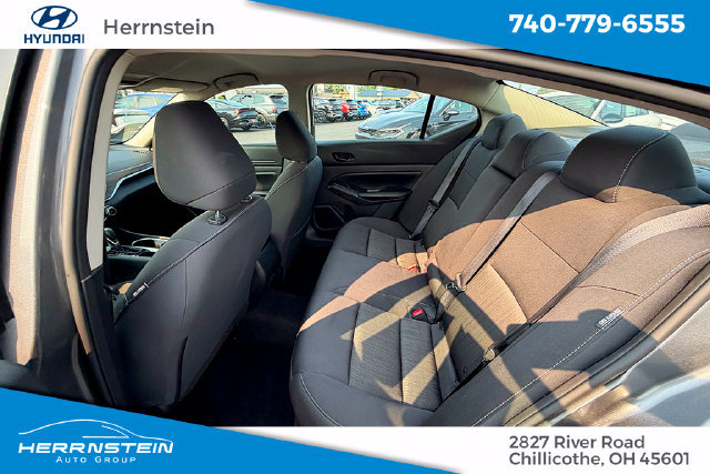 Used 2024 Nissan Altima 2.5 SV FWD image 15