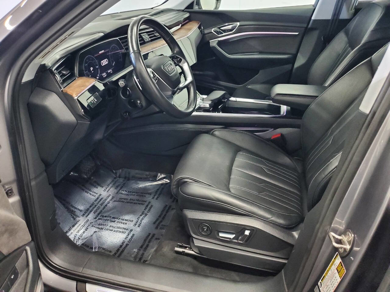 Used 2019 Audi e-tron Prestige w/ Prestige Package image 9