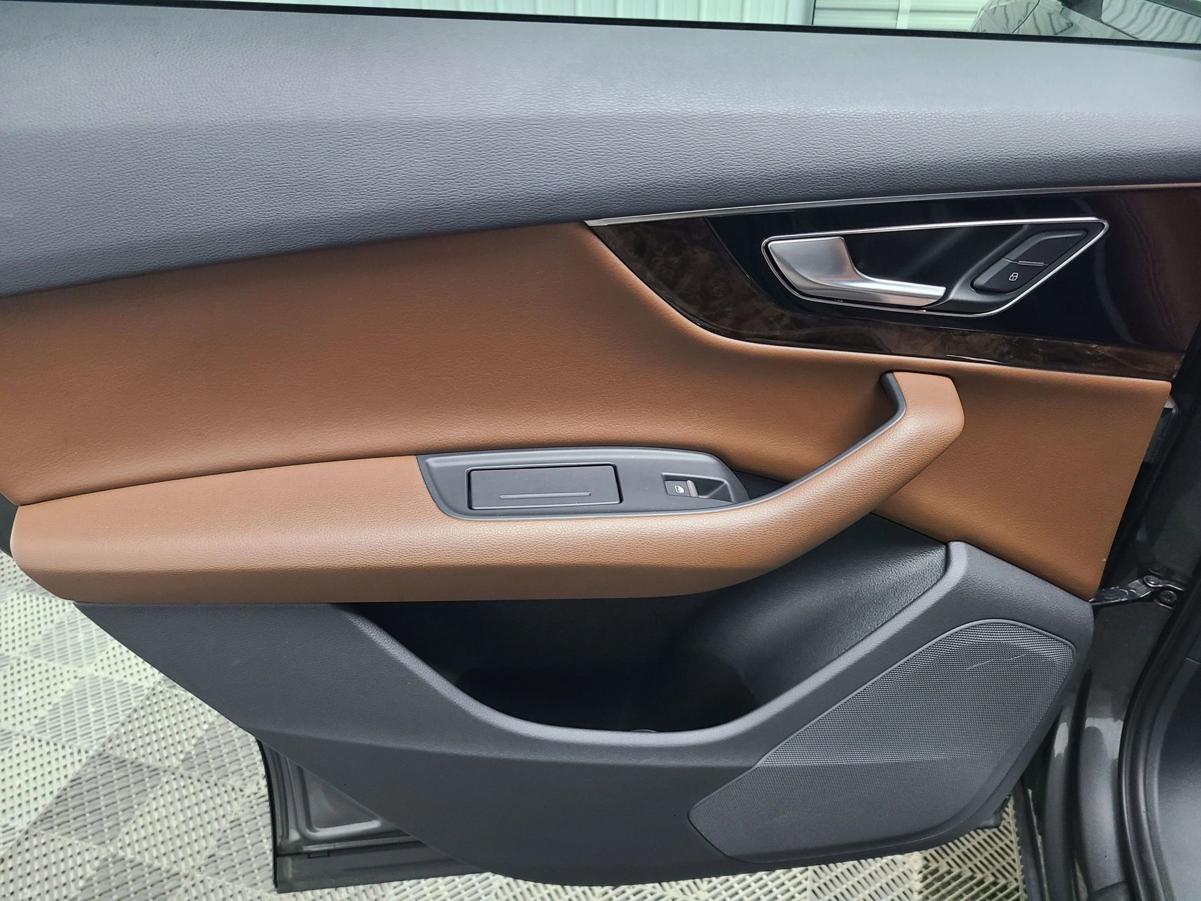 Used 2019 Audi Q7 3.0T Premium w/ Convenience Package image 37