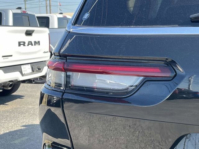 Used 2022 Jeep Grand Cherokee L Limited AWD/4WD image 10