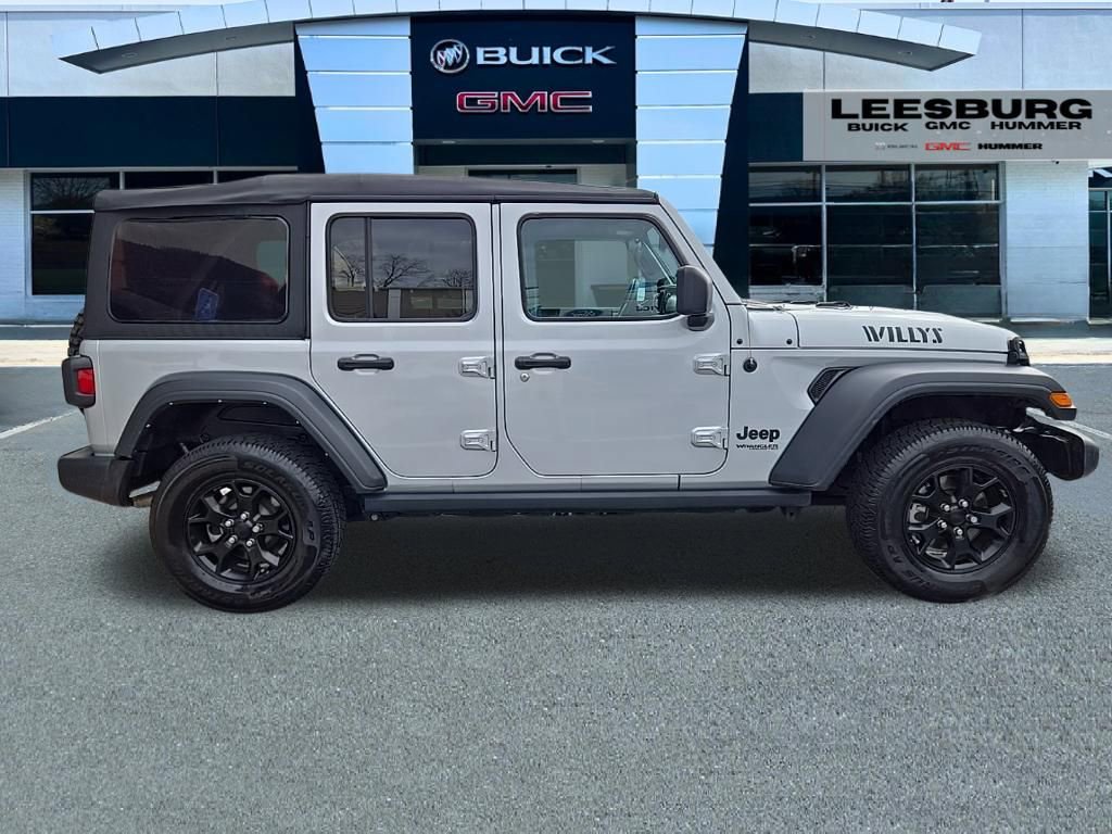 Used 2022 Jeep Wrangler Unlimited Willys image 8