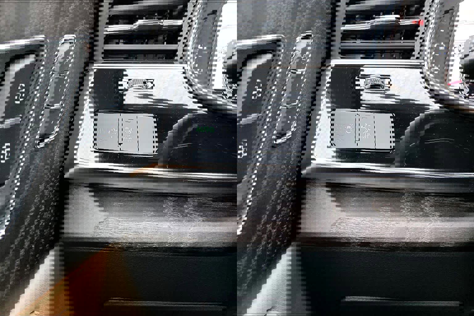 Used 2023 Audi Q8 Premium w/ Black Optic Package image 36